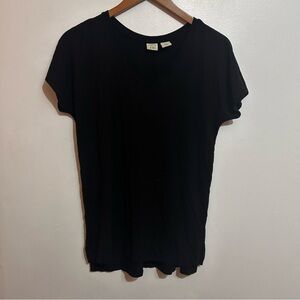 Lucy & Laurel Black Short Sleeve Tee